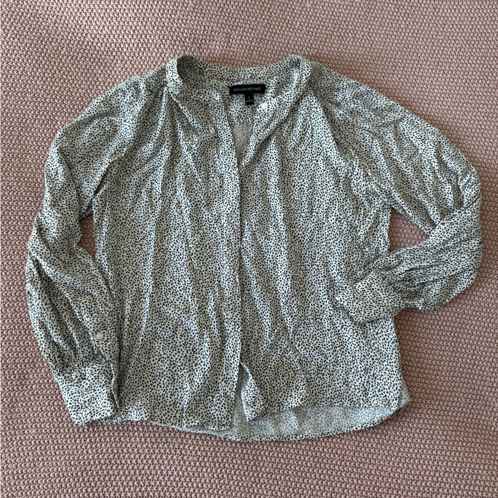 Banana republic button up blouse